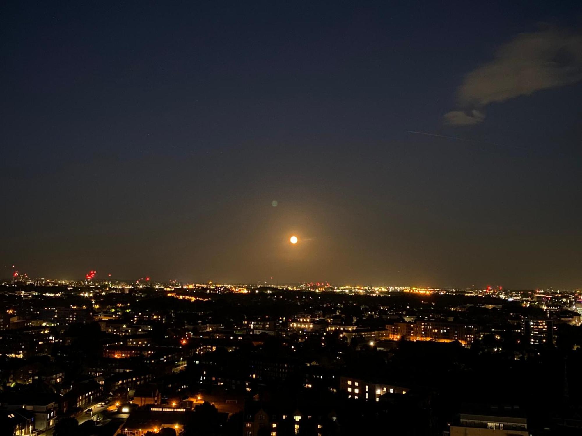 Cozy Flat With Stunning Views Apartment London Luaran gambar